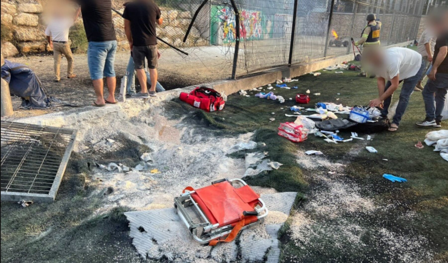 Foto tomada tras la masacre por los servicios de emergencia.