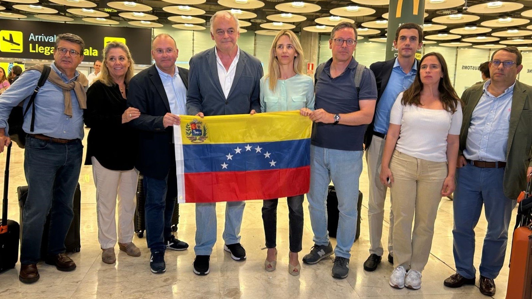 Delegación del PP a su llegada a Barajas.