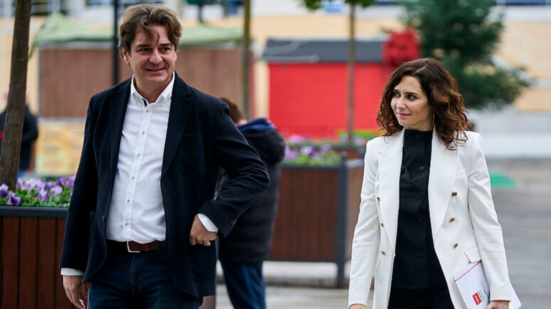 Javier Ayala, alcalde de Fuenlabrada e Isabel Díaz Ayuso, presidenta de la Comunidad de Madrid.