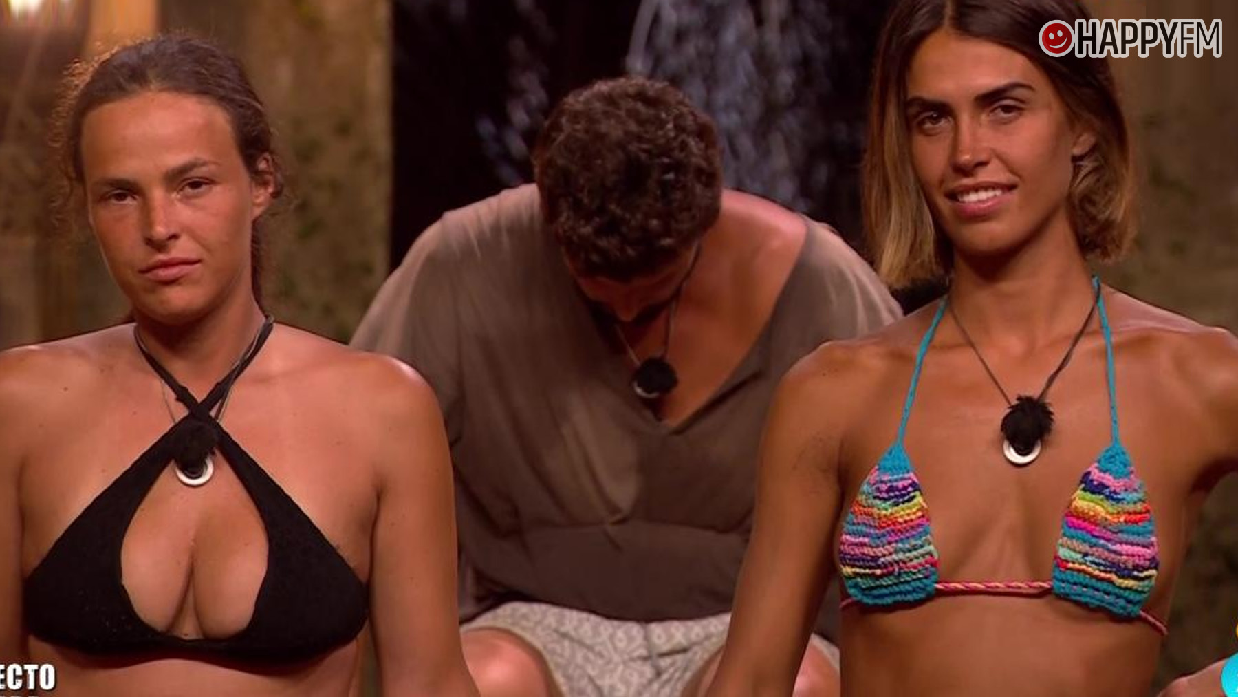 Marta Peñate y Sofía Suescun en la palapa de Supervivientes All Stars. (Mediaset)