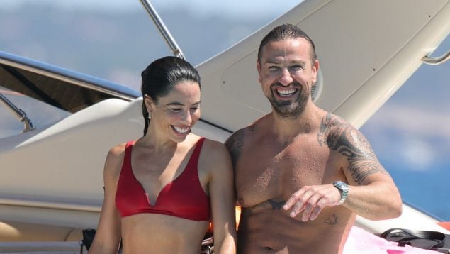 Rafa Mora, con su novia en Ibiza