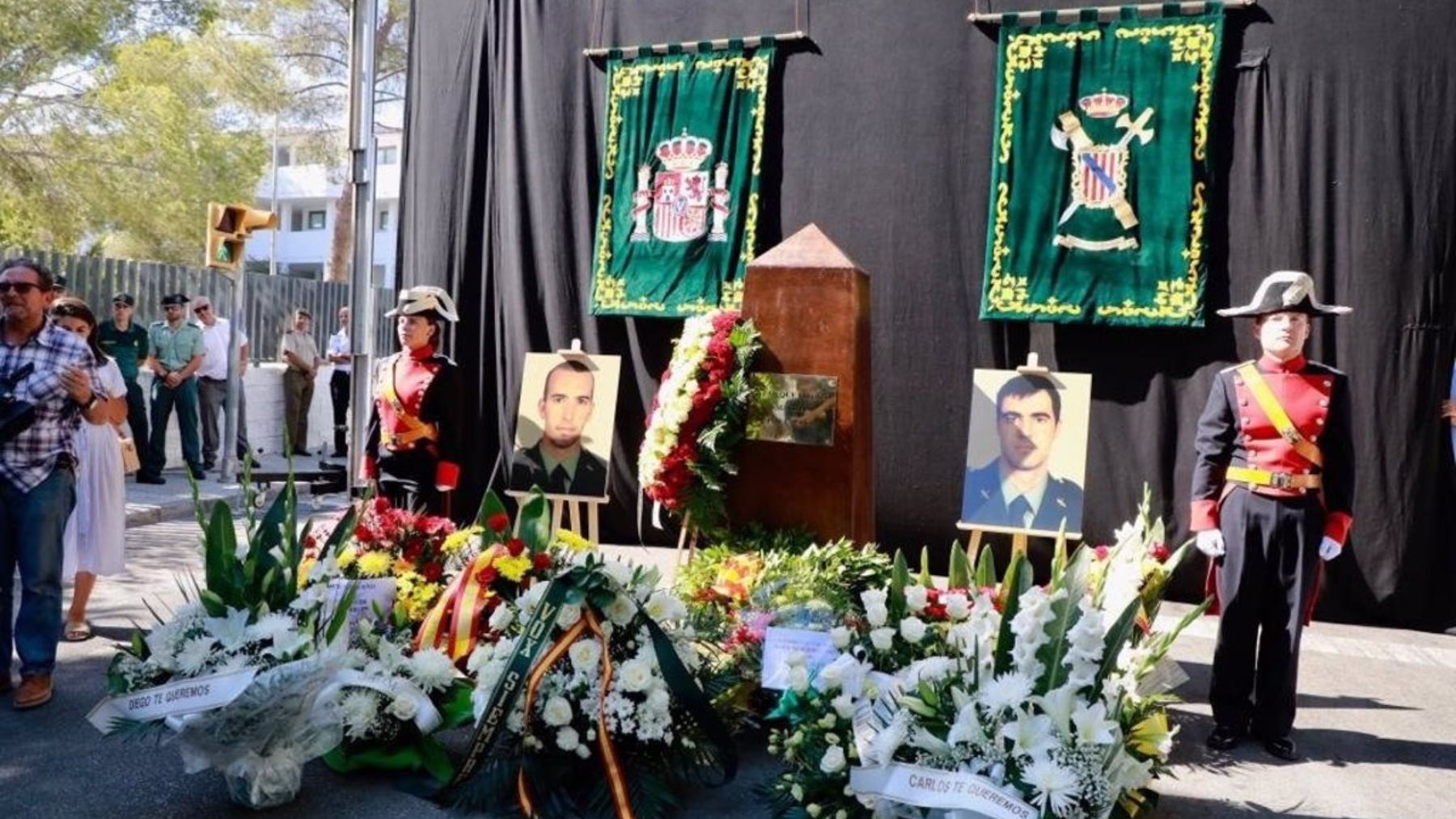 Homenaje en Palmanova (Mallorca) a los dos guardias civiles asesinados por ETA. (Europa Press)