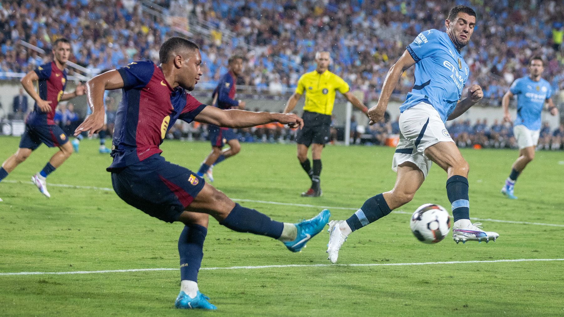 Vitor Roque en el primer partido del Barcelona. (EFE)