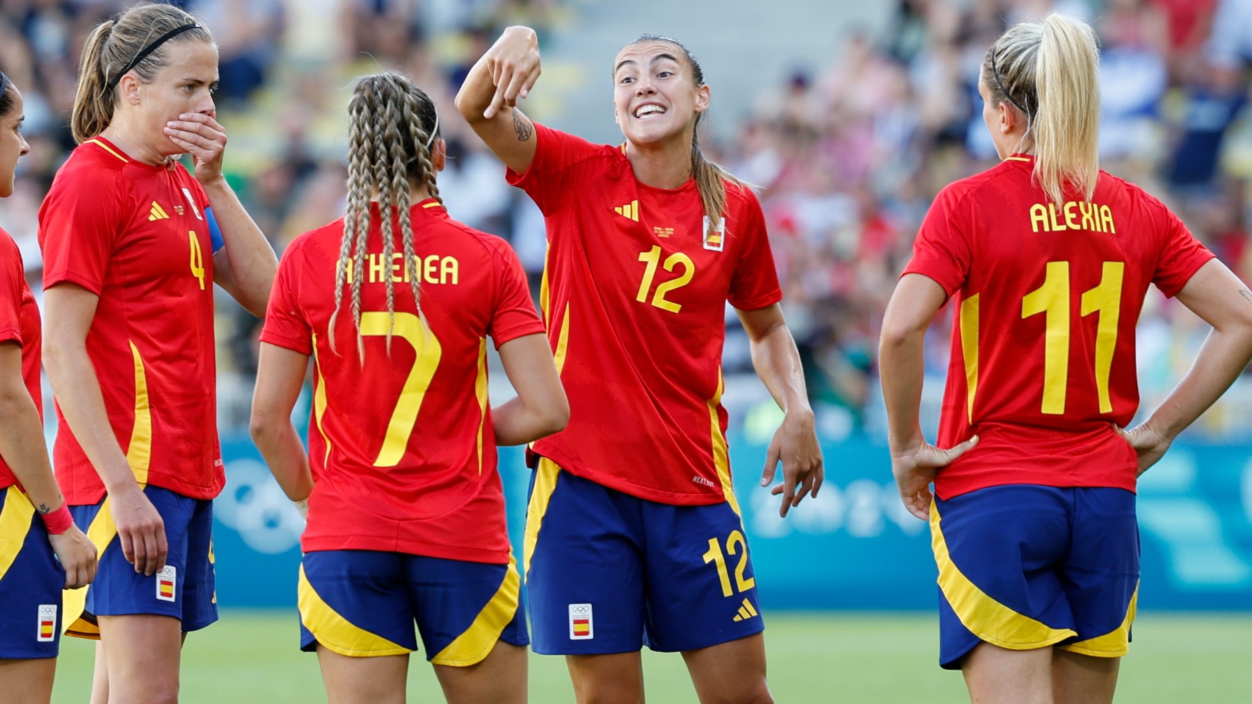 Las jugadoras de las selección femenina en los Juegos. (EFE)