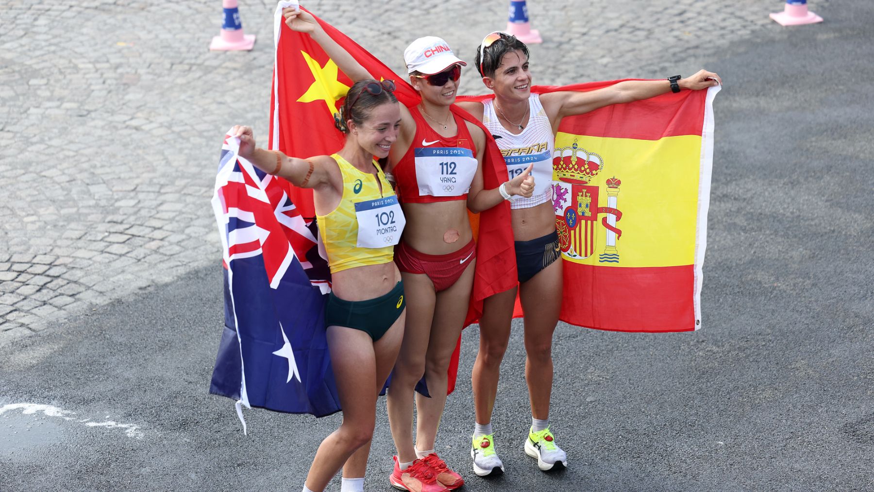 María Pérez tras ganar la plata en París. (Getty)