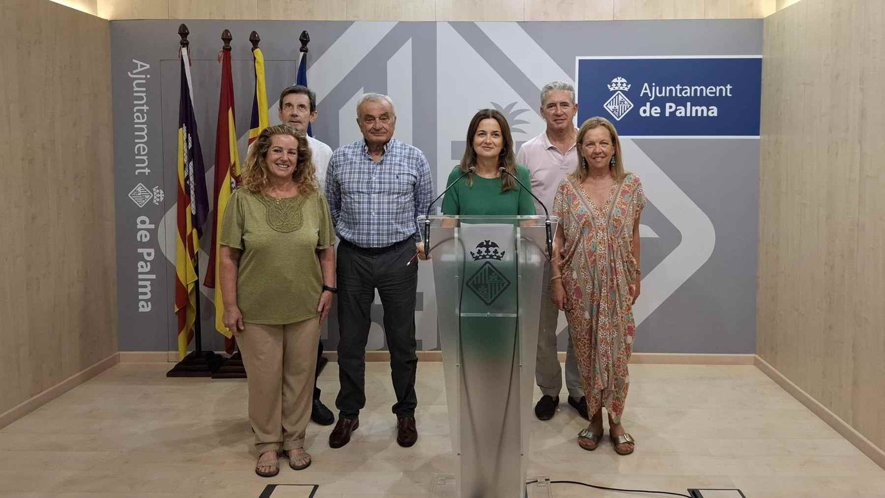 Los seis concejales de Vox en el Ayuntamiento de Palma.