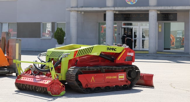 La UME tiene listo un dron terrestre capaz de frenar fuegos y desbrozar terrenos