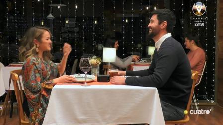 Alexis y Jonathan en 'First Dates'. (Mediaset)