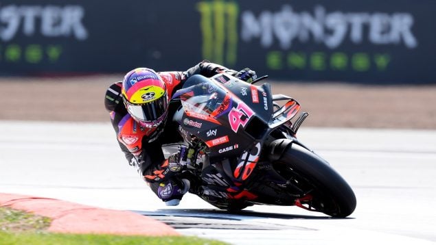 Aleix Espargaró le arrebata la pole a Bagnaia en Silverstone y Márquez saldrá séptimo