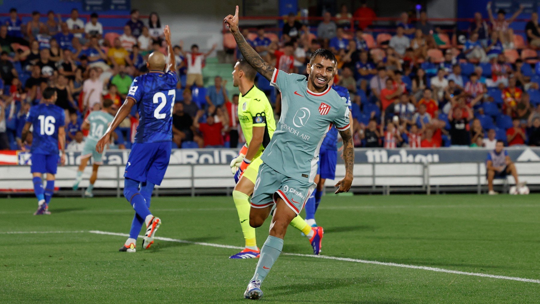 Correa celebra uno de sus dos goles.