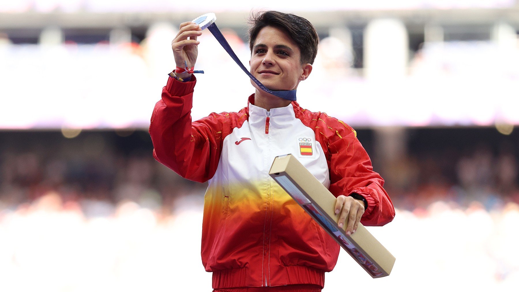 María Pérez luce su plata en 20km marcha. (Getty)