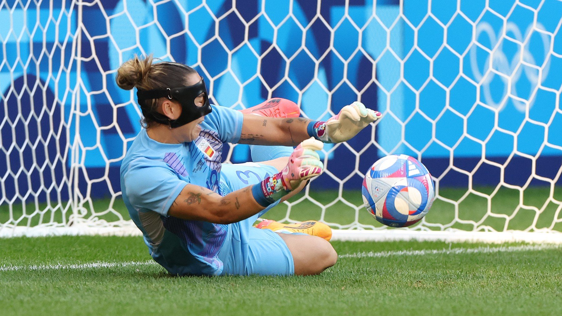 Cata Coll para el penalti decisivo ante Colombia. (Getty)