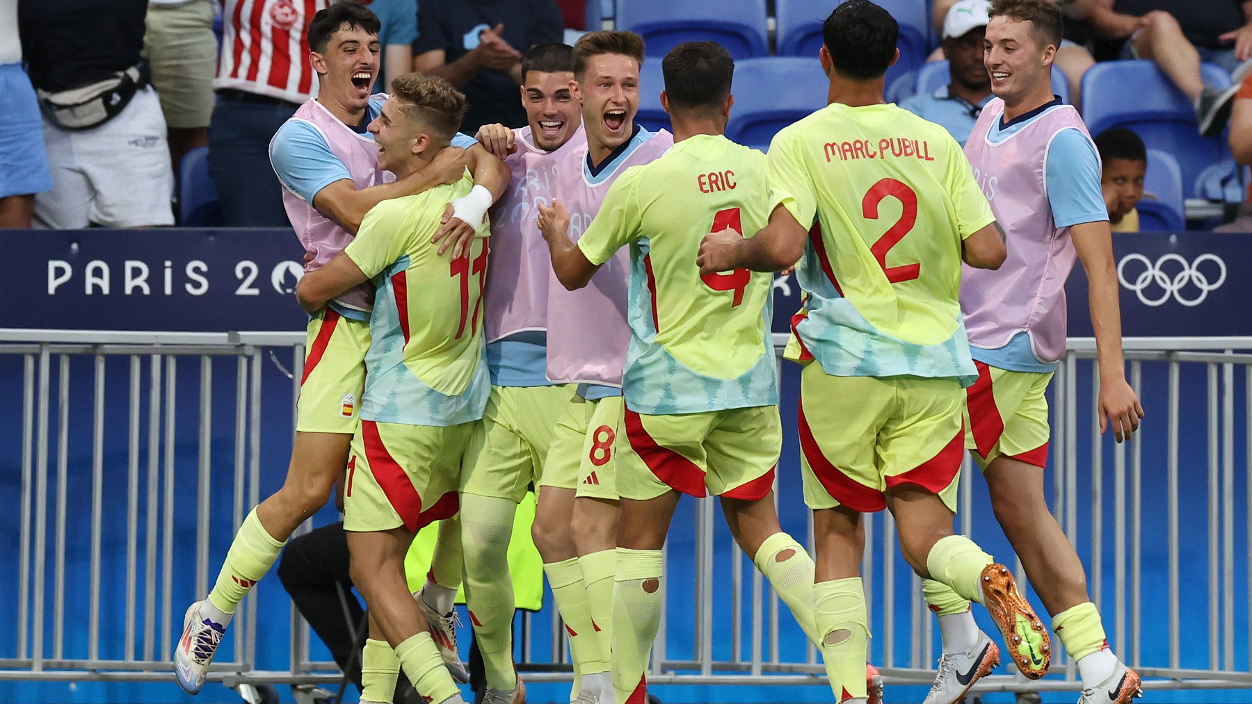 Los jugadores de España celebran un gol. (Getty)