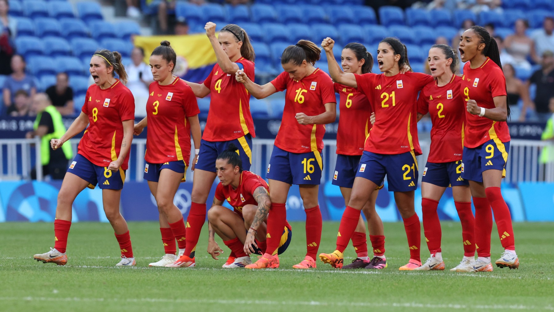 España celebra un gol contra Colombia. (Getty)