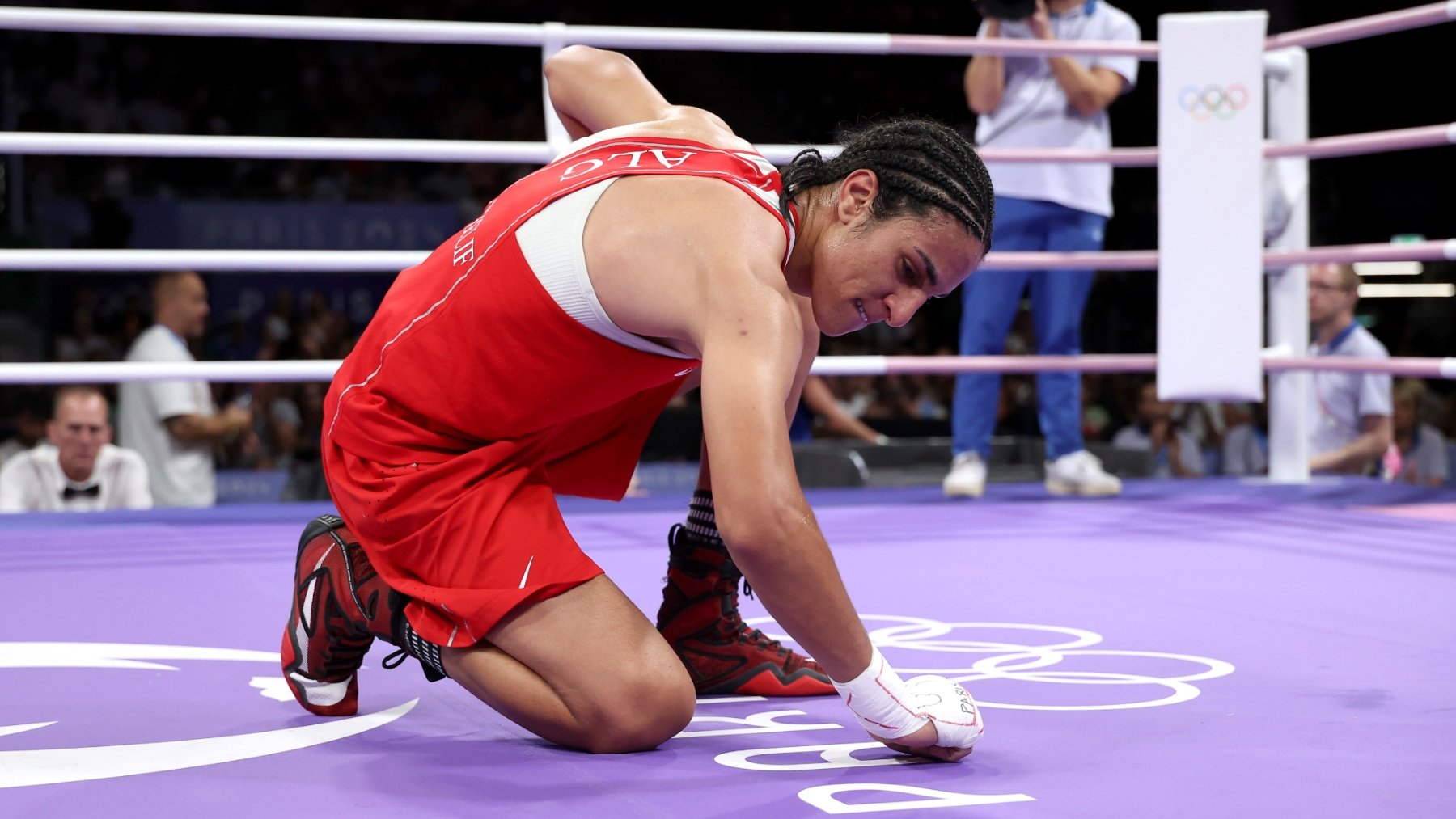 Imane Khelif, tras ganar un combate en París. (Getty)