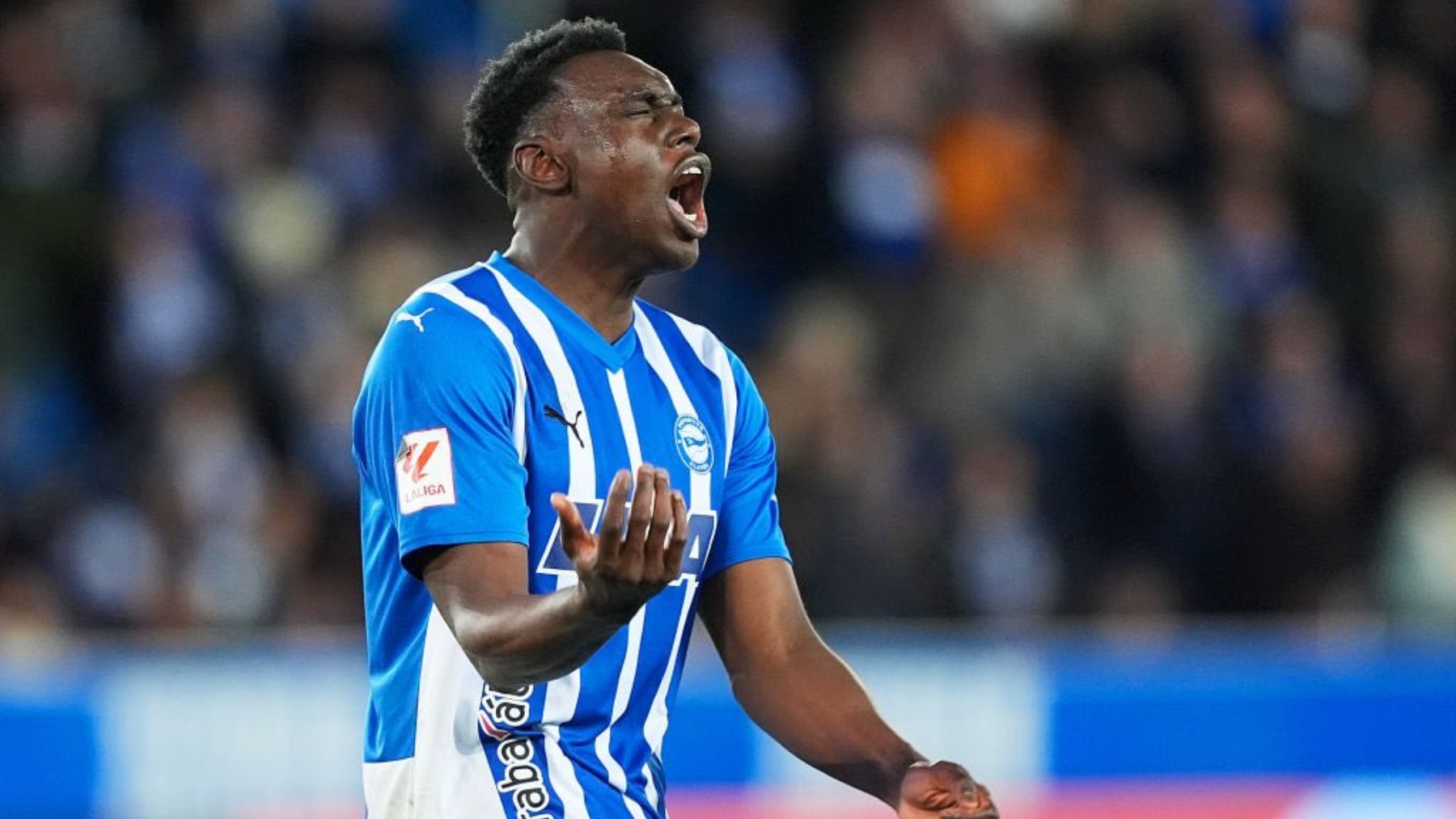 Omorodion celebra un gol con el Alavés.