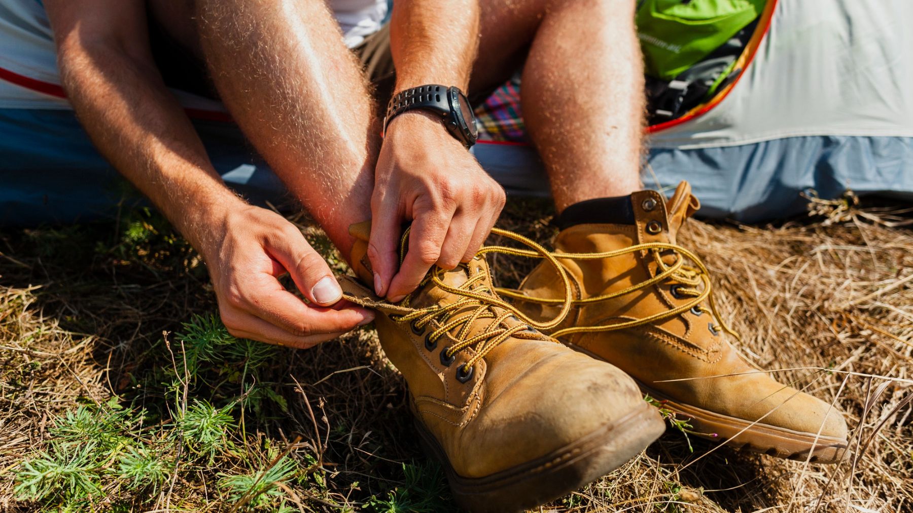 Estas son las características que tienen que tener tus botas de senderismo. Foto: Freepik