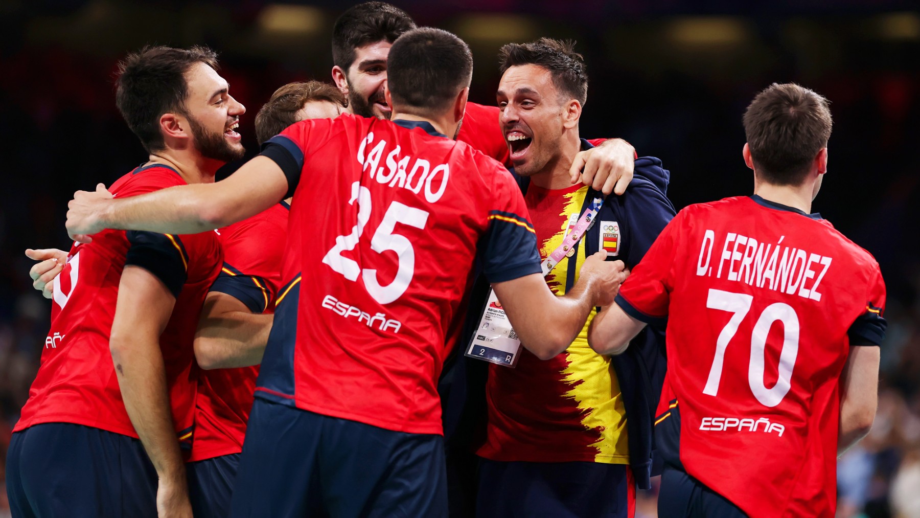 Los jugadores de España celebran la victoria contra Egipto. (Getty)