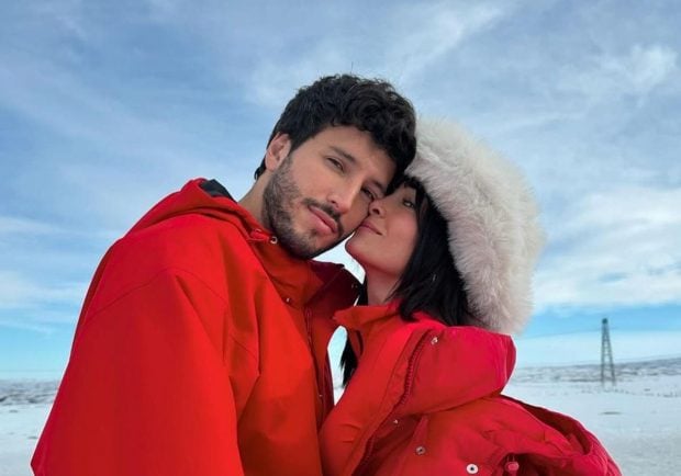 Sebastián Yatra y Aitana en el videoclip de 'Akureyri'.