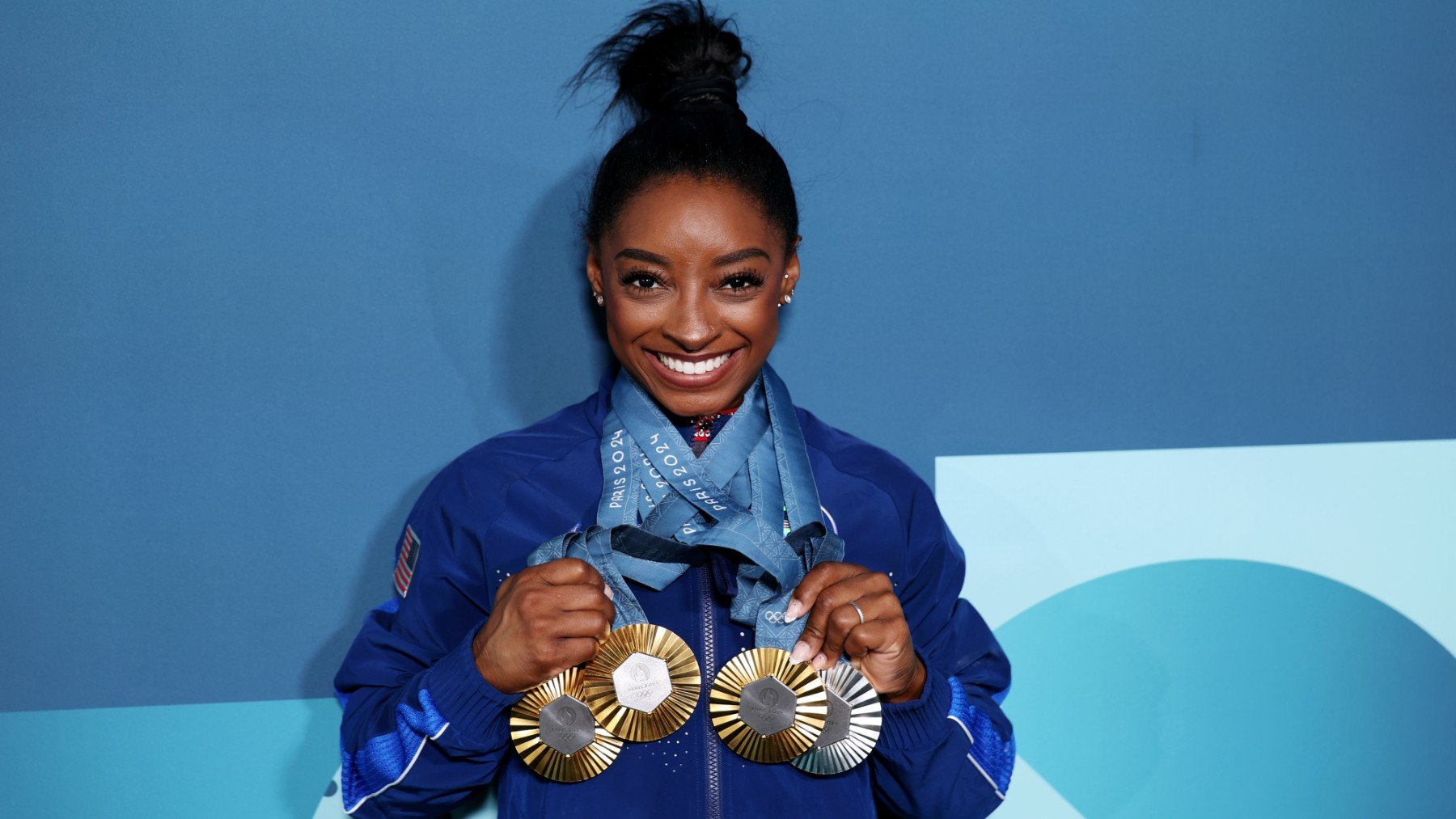 Simone Biles con sus medallas conseguidas en París 2024. (Getty)