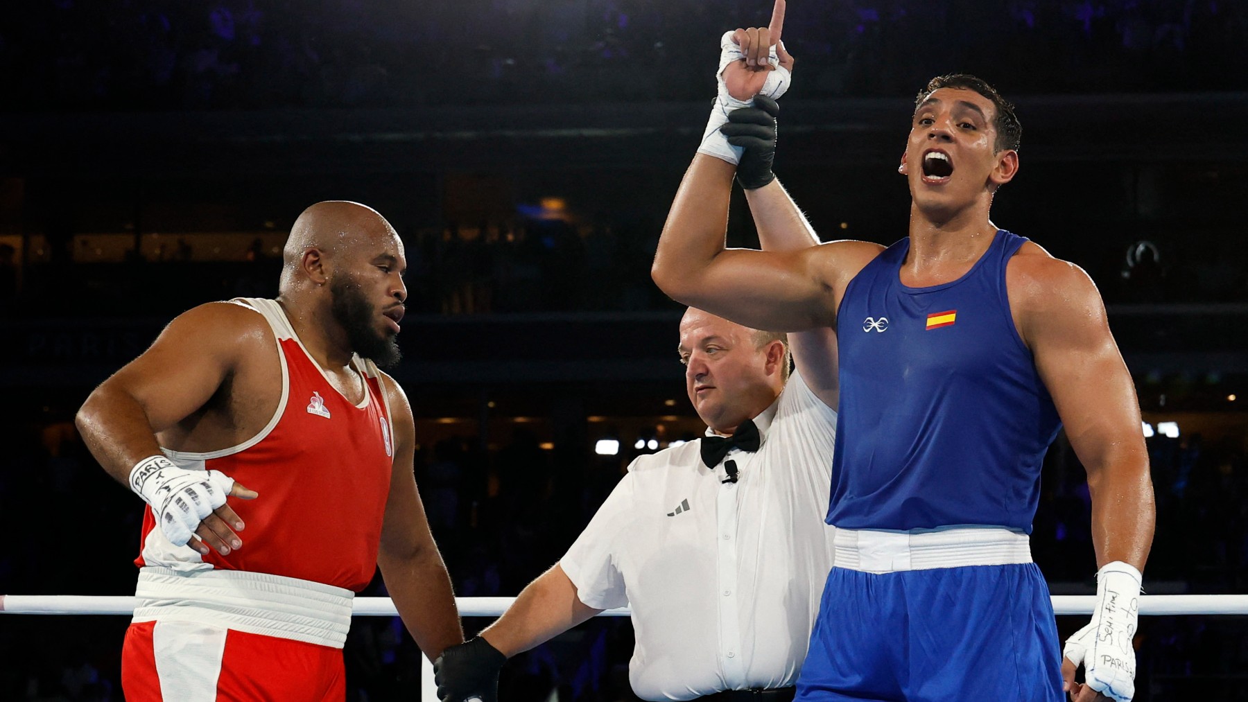 Ayoub Ghadfa tras ganar su combate de semifinales. (Getty)