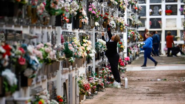 El derrame de fluidos de un cadáver obliga a cerrar al público el cementerio de Torremolinos