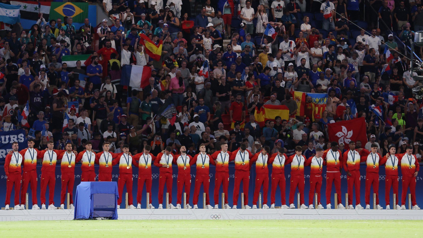 La selección española de fútbol, en el podio. (Getty)