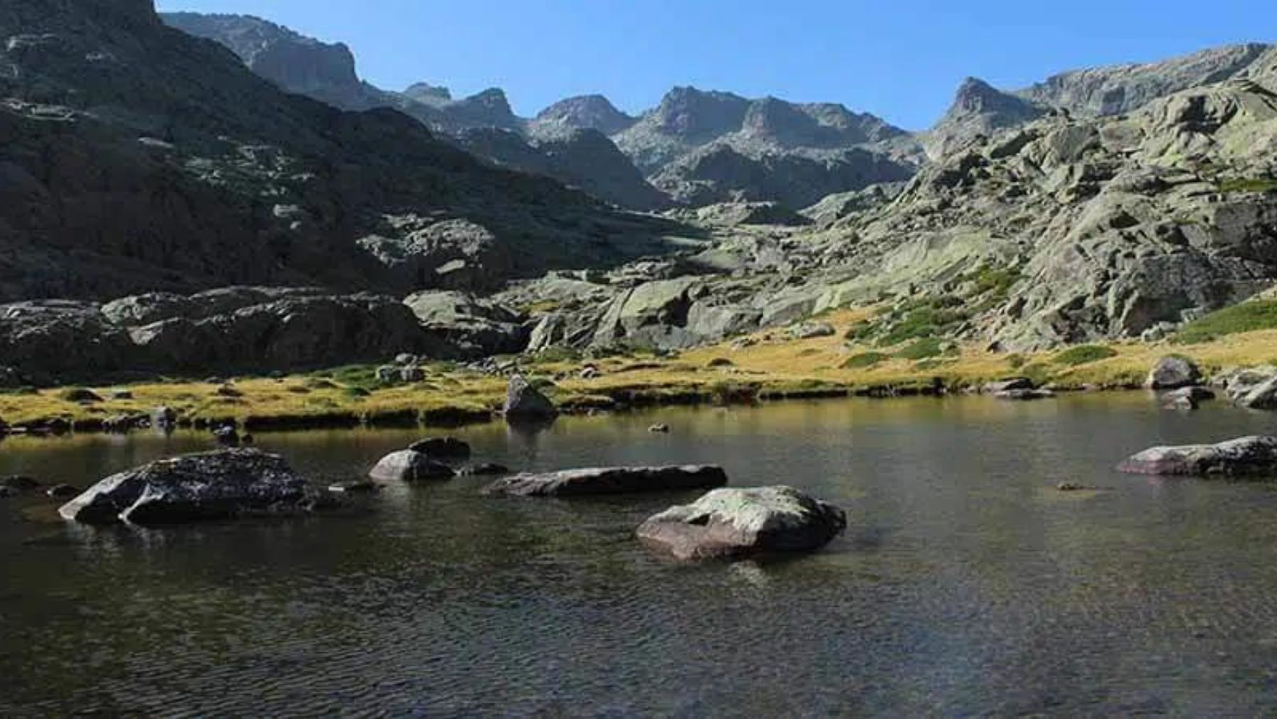 Ruta de Las Cinco Lagunas en la Sierra de Gredos a algo más de dos horas de Madrid. Foto: Sierra de Gredos