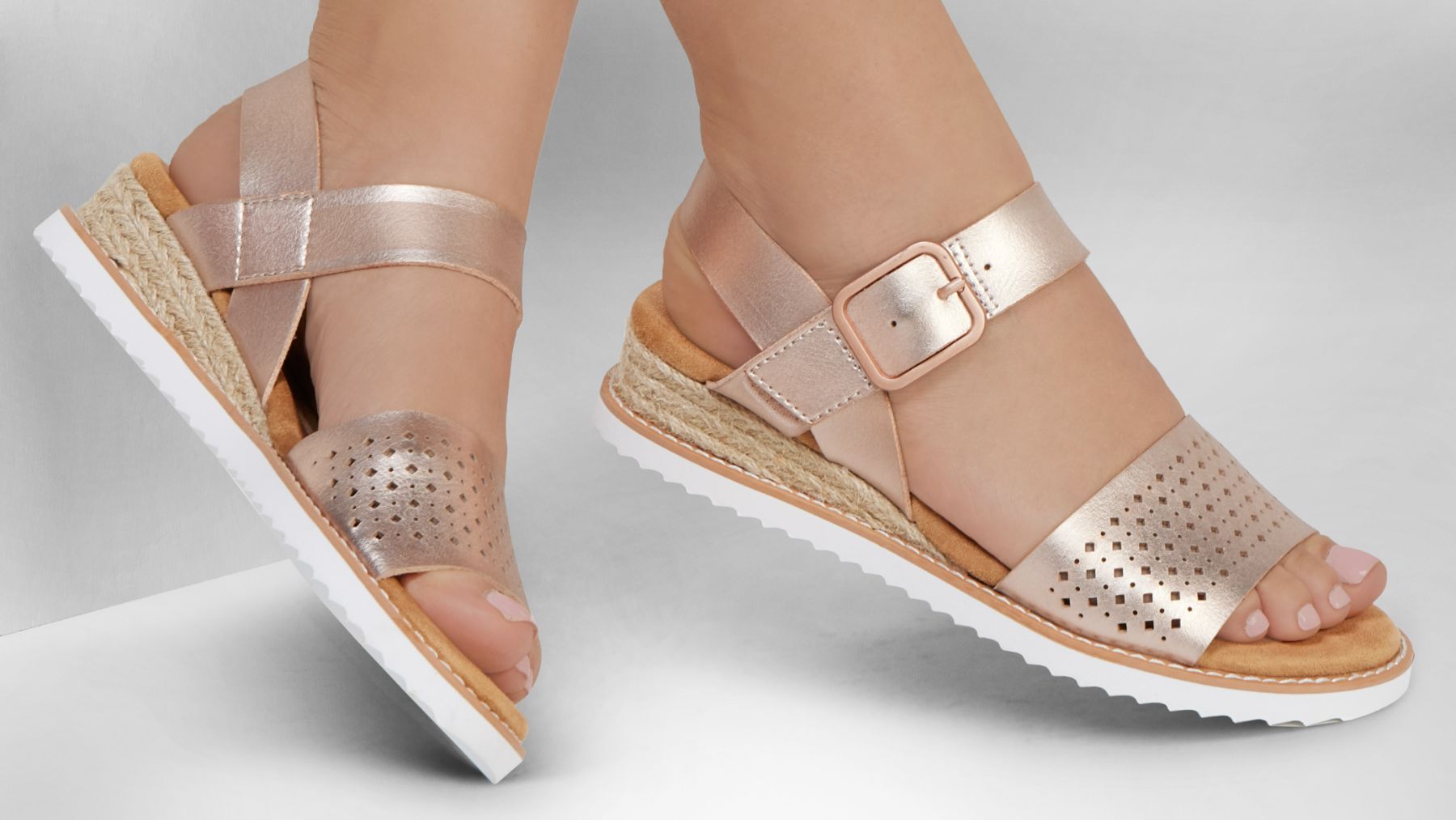 Sandalias Skechers.