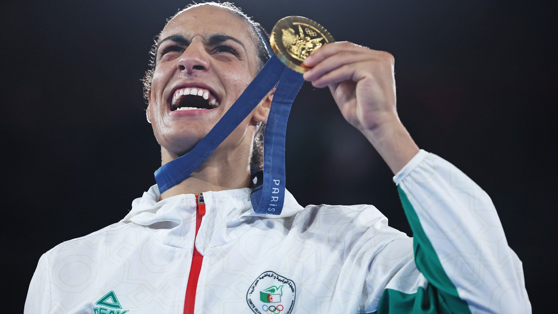 Imane Khelif con el oro olímpico. (Getty)