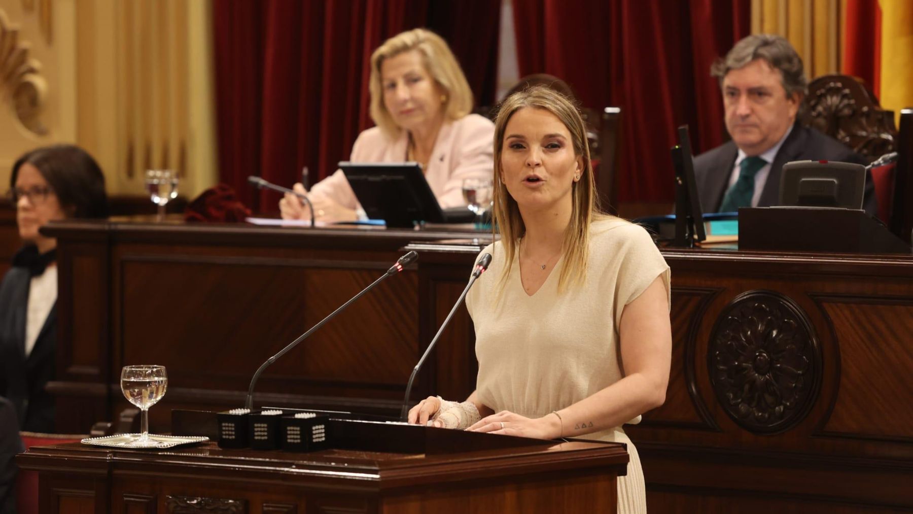 Marga Prohens en el Parlament.