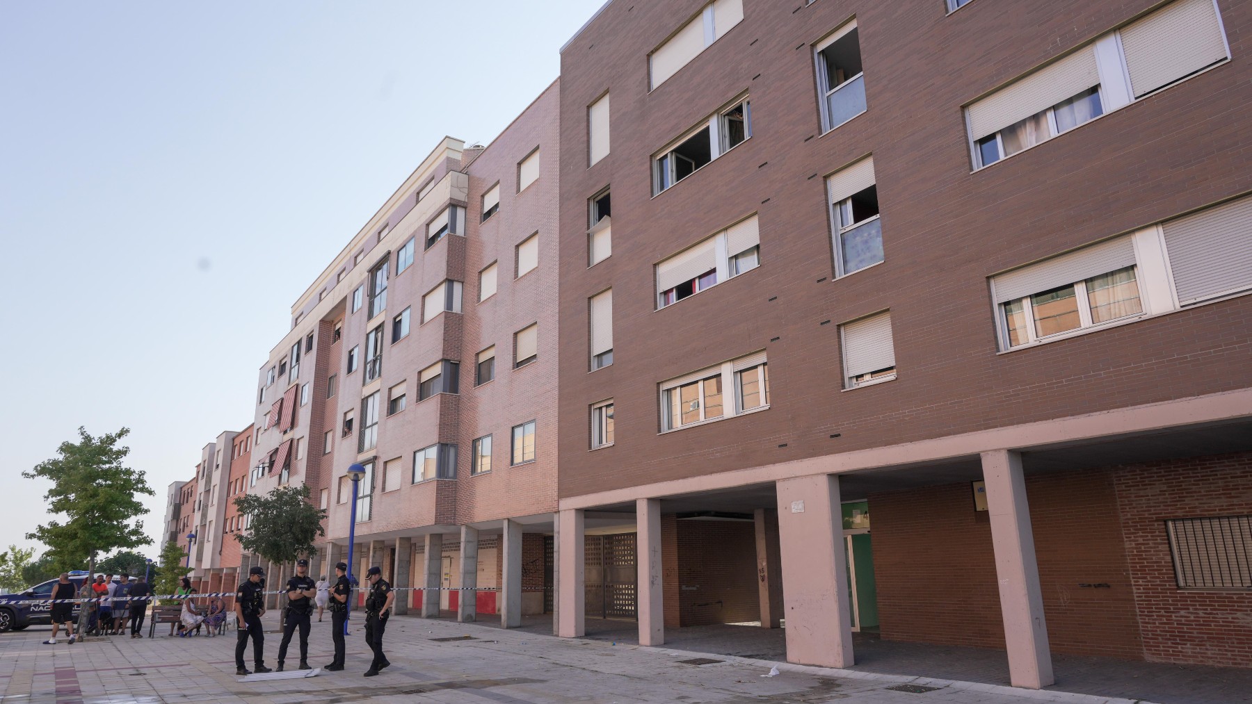 Edificio donde han encontrado el cadáver de la mujer. (Foto: EP)