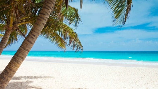 Parece el Caribe pero este hotel de lujo con parque acuático incluido está en España