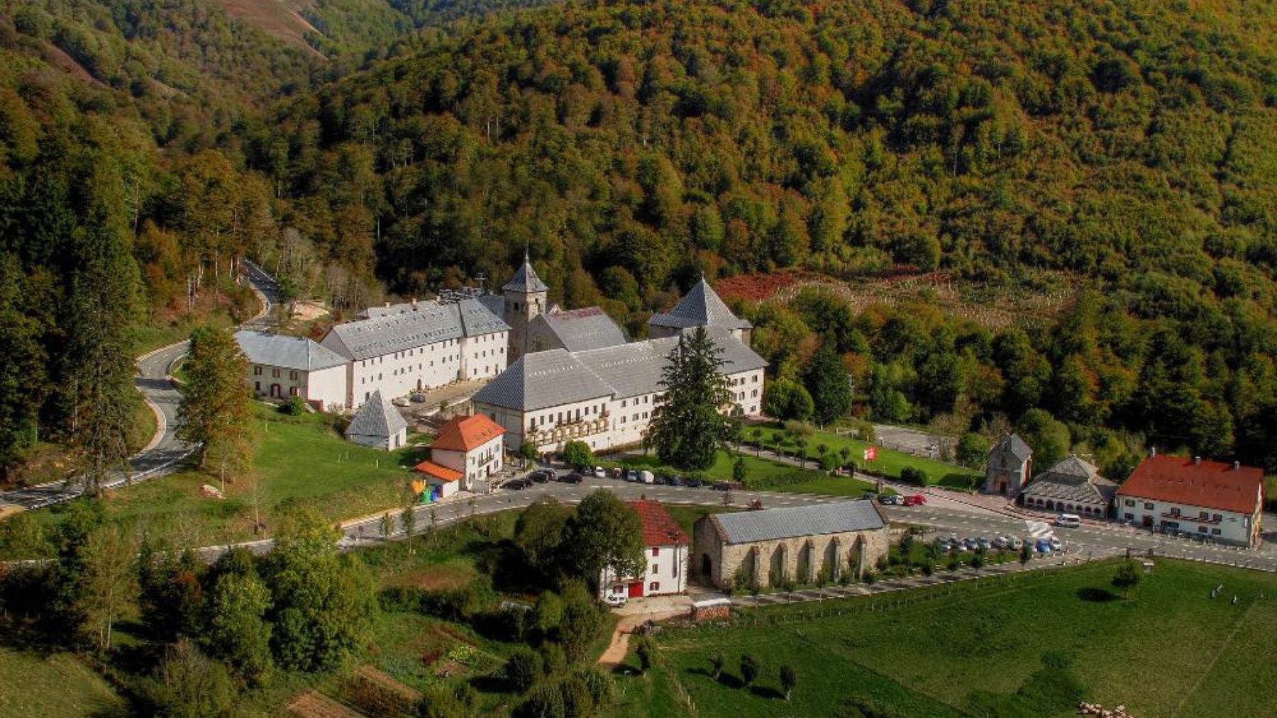 Roncesvalles es el pueblo de Navarra sagrado para los peregrinos del Camino Francés. Foto: Turismo de Navarra