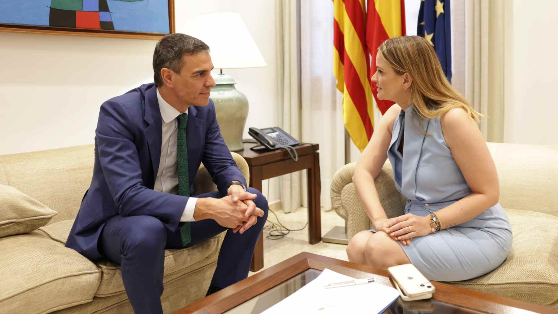 La presidenta del Govern balear, Marga Prohens, con el presidente del Gobierno, Pedro Sánchez.