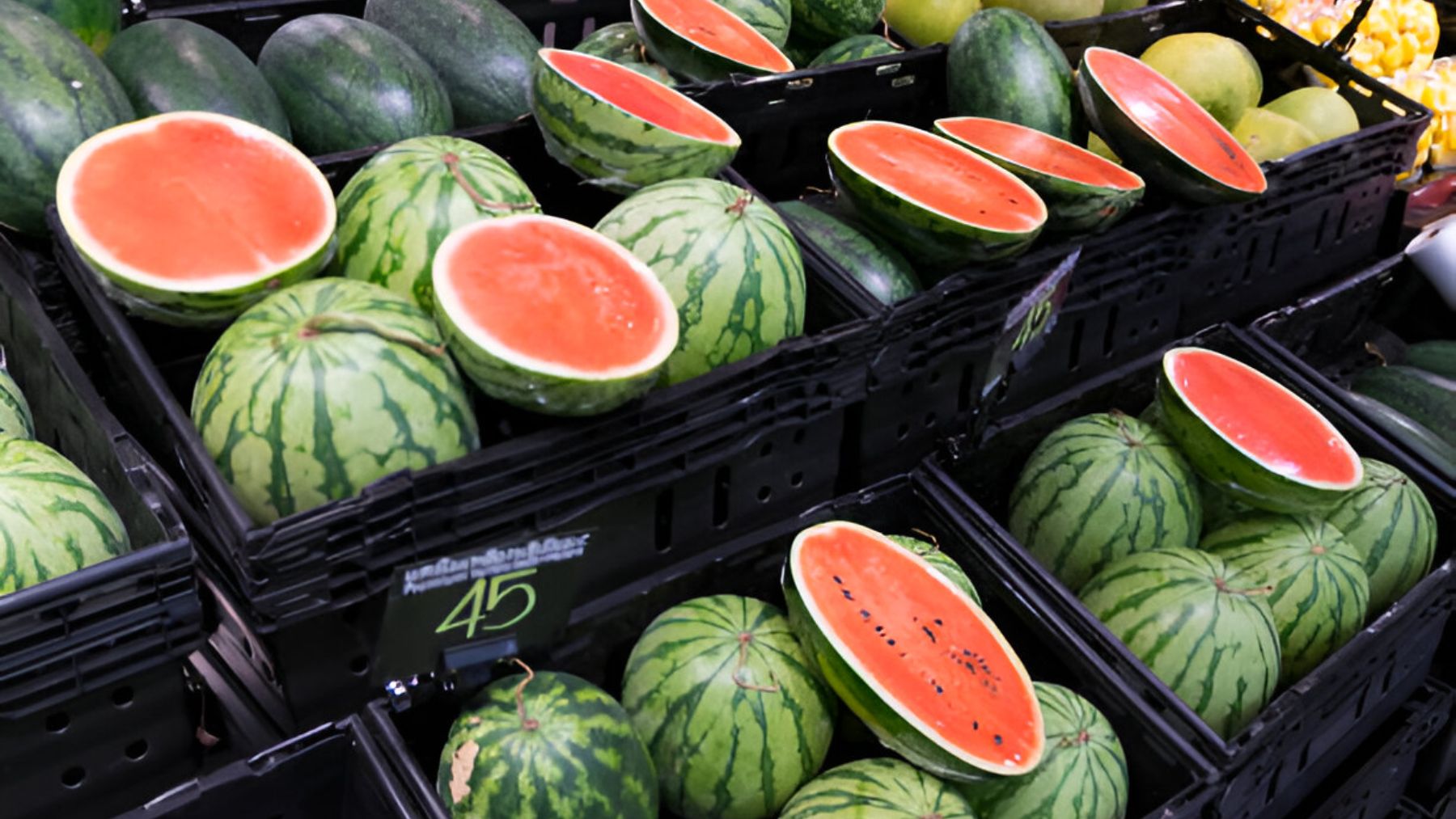 Sandías en un supermercado.