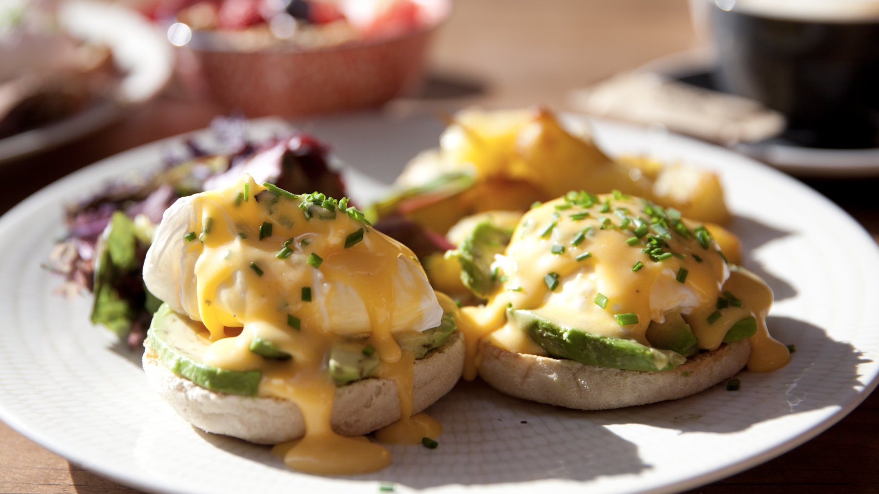 Desayuno con huevos benedictinos. Foto: Brunch Corner