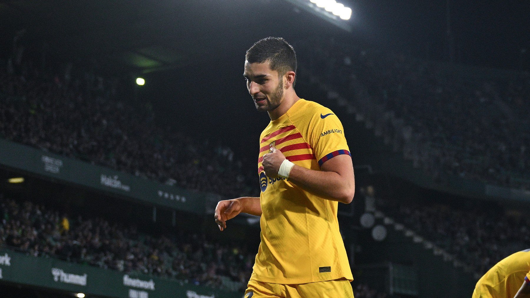 Ferran Torres en un partido con el Barça. (Getty)