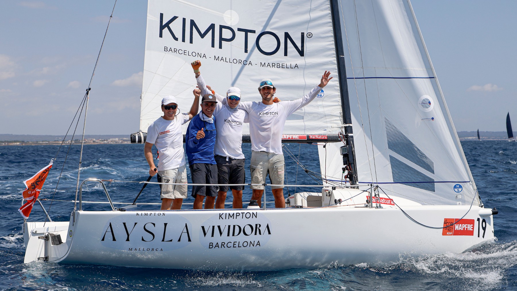 El Kimpton, vencedor en la regata previa.