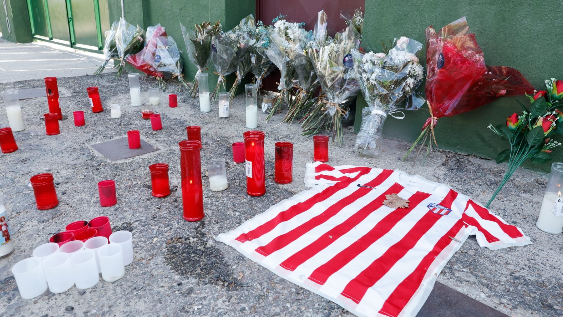 Altar en honor a Mateo en Mocejón (Todelo). (Foto: Efe)