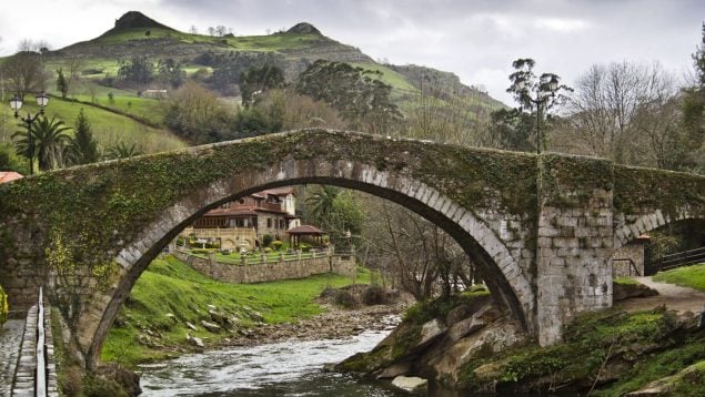 Uno de los pueblos más bonitos de España triunfa en la serie de Movistar.