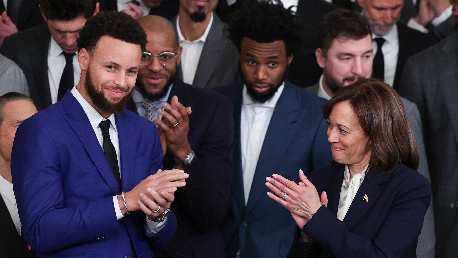 Stephen Curry y Kamala Harris. (Getty)