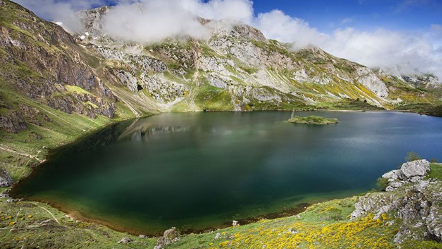 Ésta es la espectacular ruta de Asturias que discurre por lagos y montañas. Foto: Turismo de Asturias