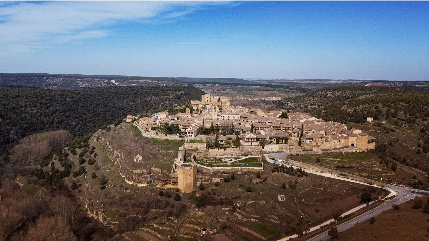 Descubre las rutas senderistas de este bonito pueblo medieval. Foto: Turismo Castilla y León