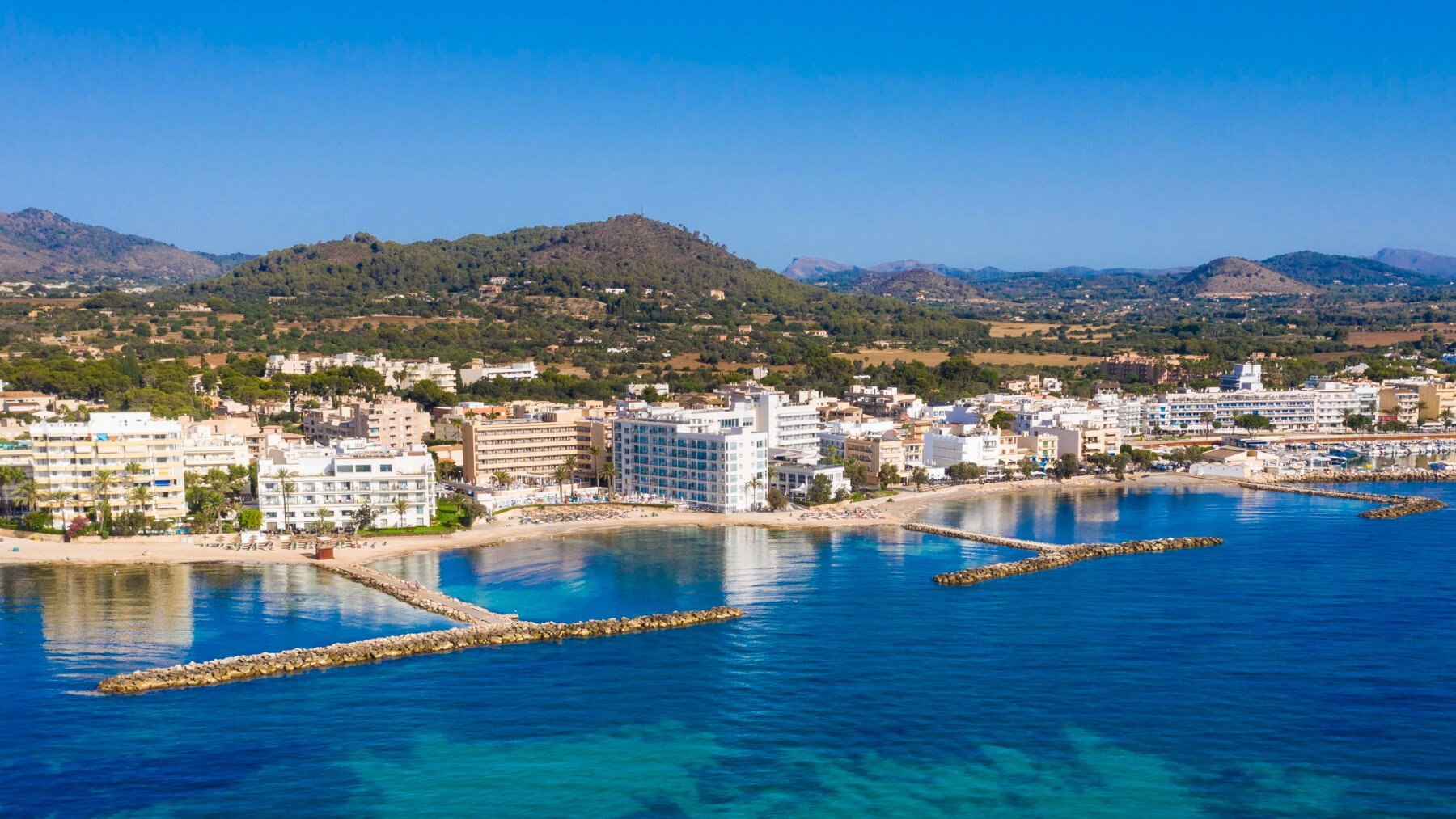 Imagen del puerto de Cala Bona.