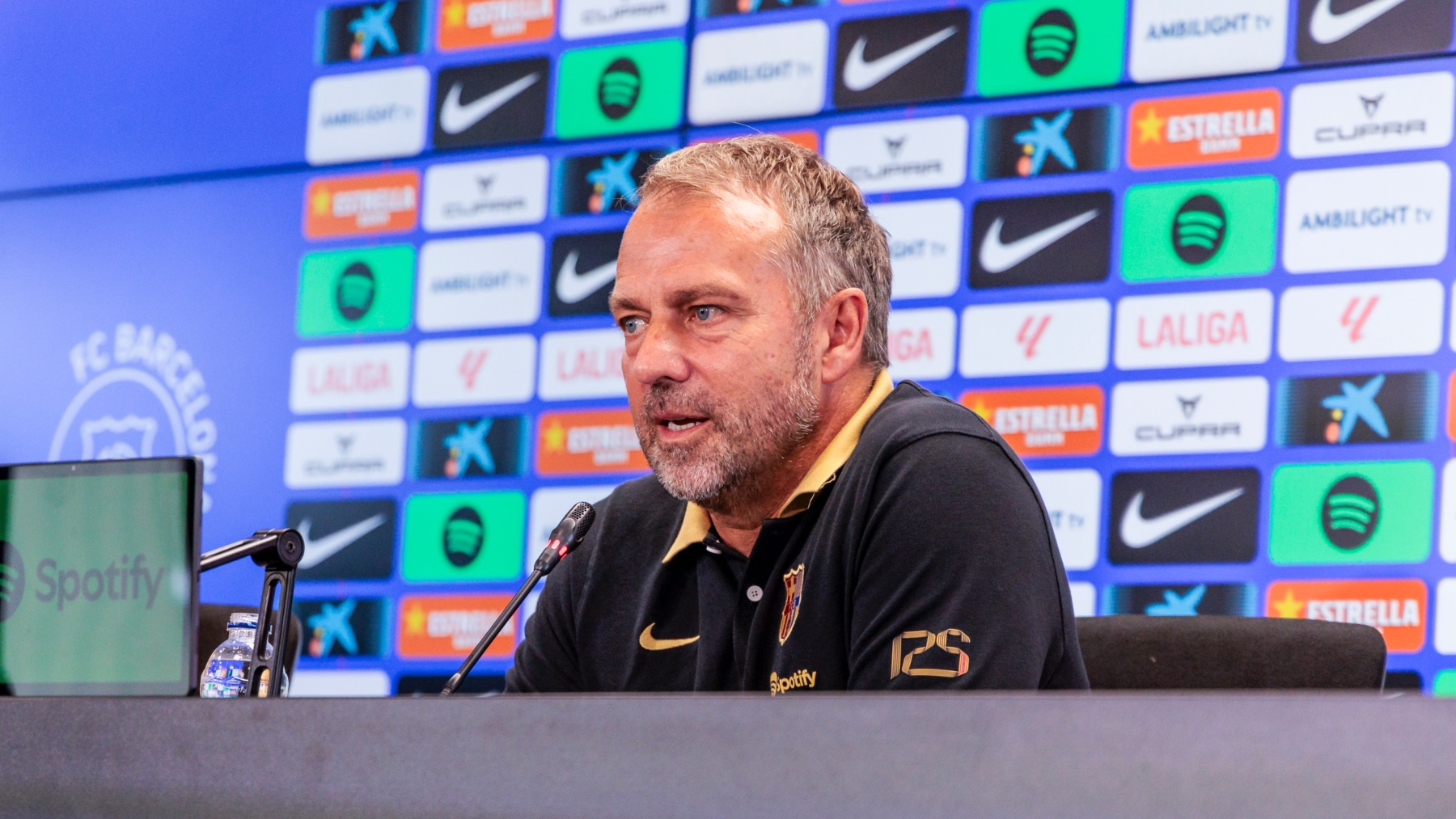 Hansi Flick, en rueda de prensa. (EP)