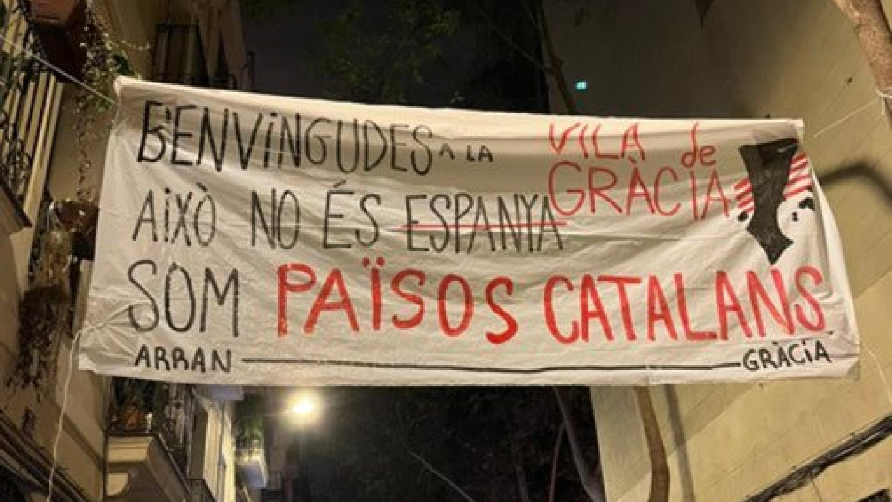 La pancarta de Arran que daba la ‘bienvenida’ a los ‘países catalanes’.