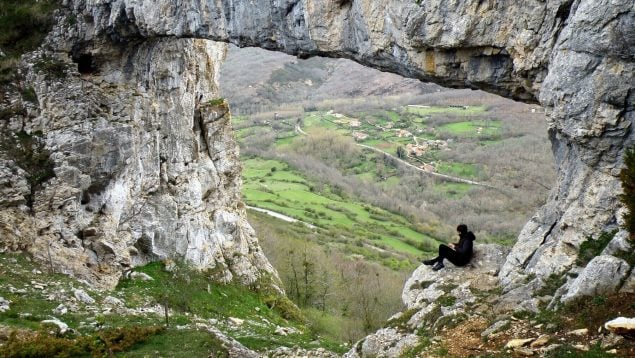 El mejor arco natural de España está en burgos.