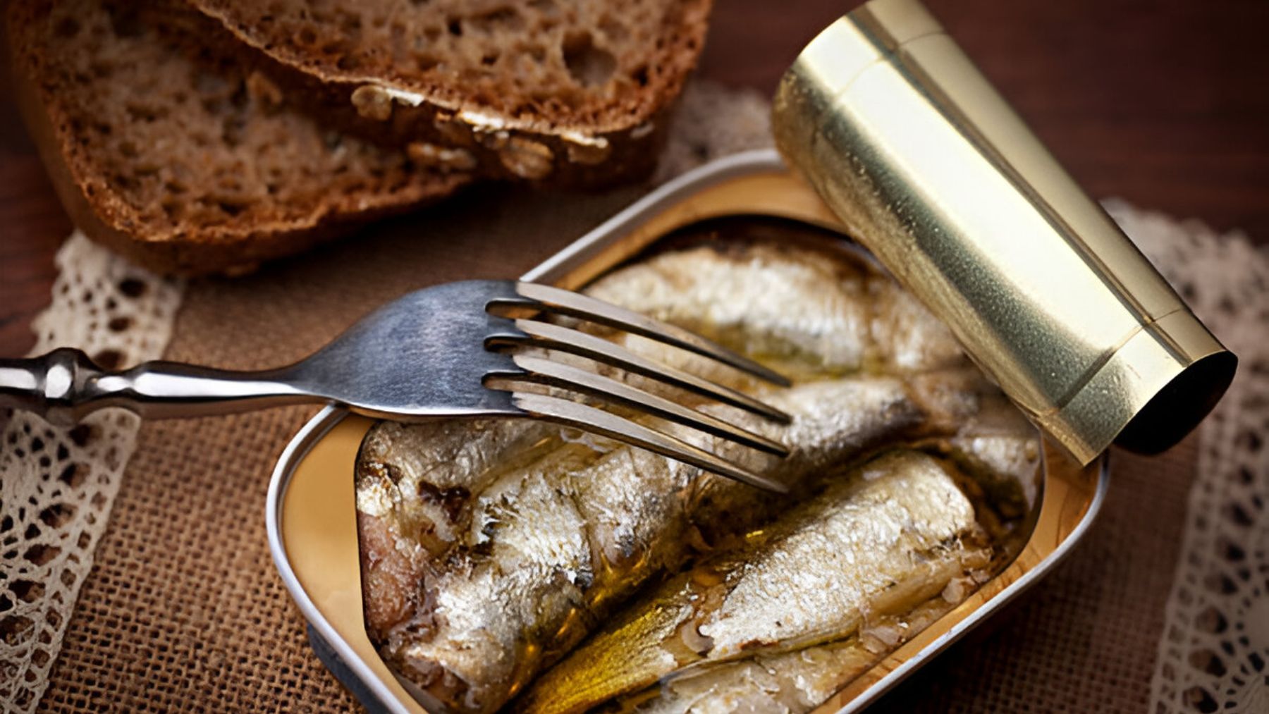 Lata de sardinas en aceite.