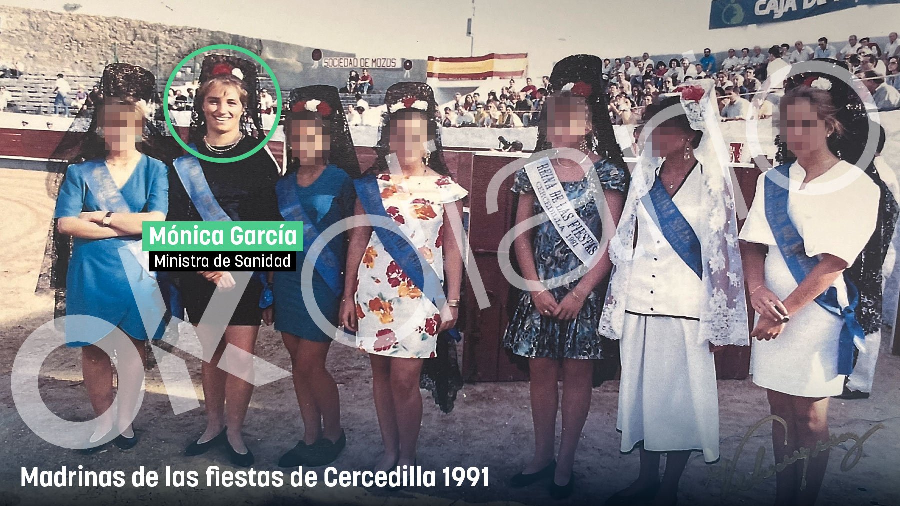 La ministra de Sanidad Mónica García en la plaza de toros de Cercedilla.